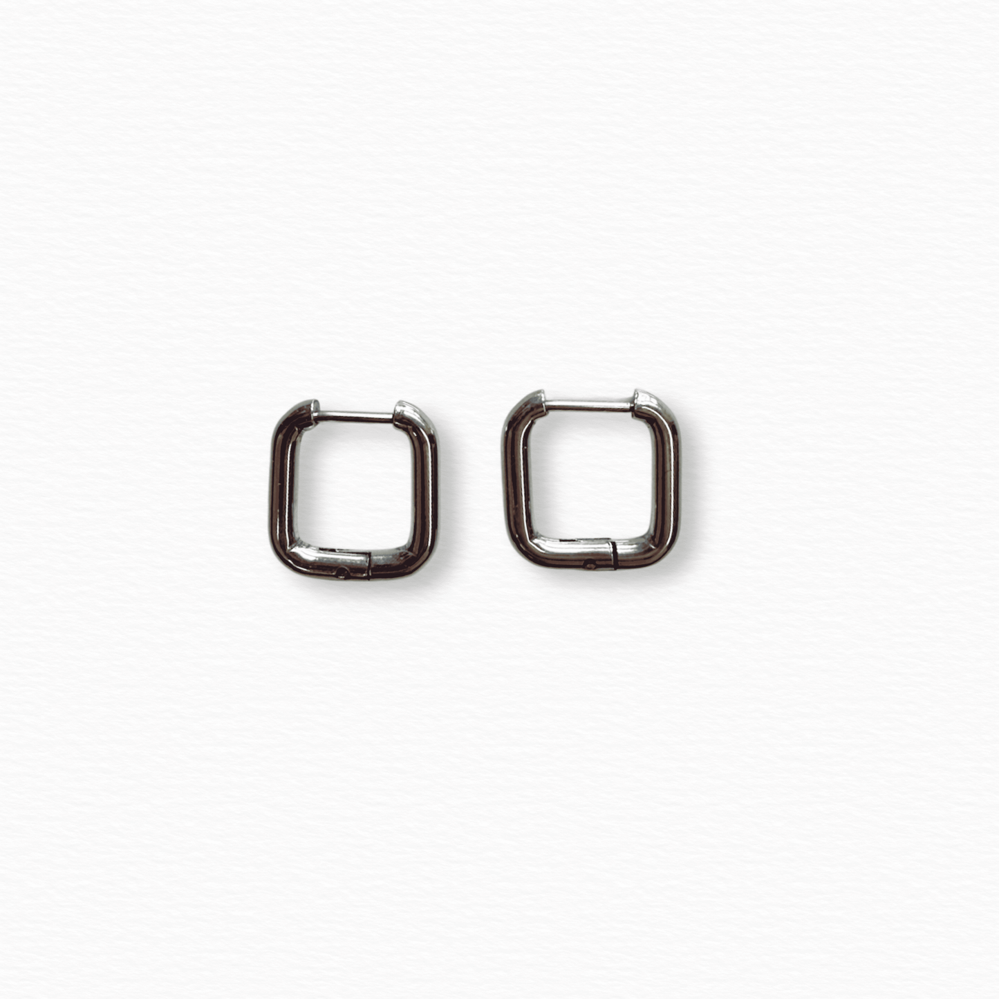 Arete cuadrado plateado