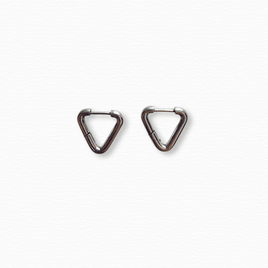 Arete triangular plateado